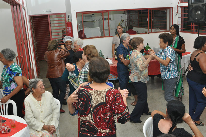 Como é o natal em uma casa de repouso? Comemoração e reunião familiar na Morada Primavera